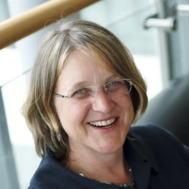 Portrait photo of Clare Blackburn.