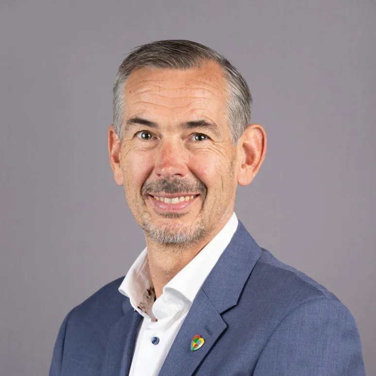 Portrait photo of Andy Baker.