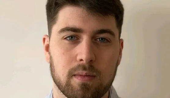 Portrait photo of Itamar Levin.