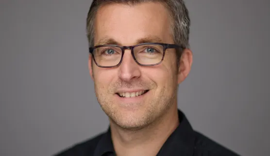 Portrait photo of Roman Fischer.