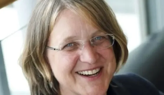 Portrait photo of Clare Blackburn.